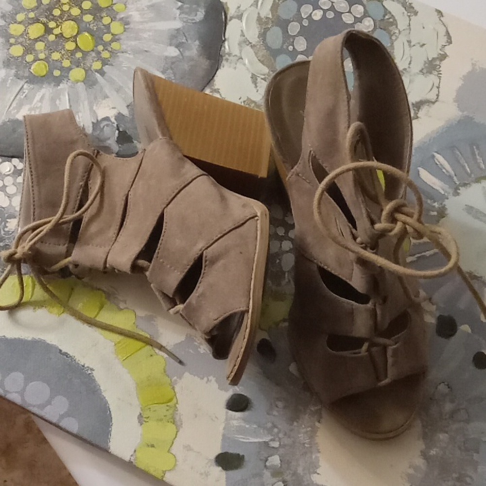 Women's Lace-Up Peep Toe Block Heel Sandals - Taupe